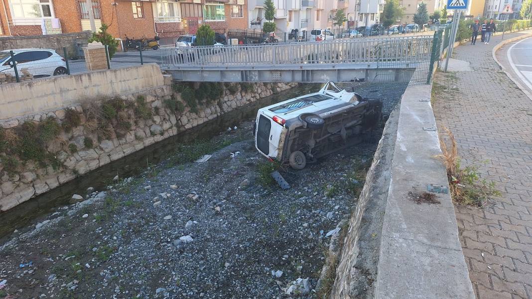 Diyaliz hastalarını taşıyordu! Çok sayıda yaralı var 2
